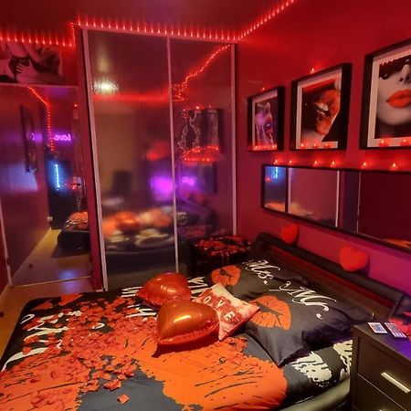 Love Room Sexy Love Cosy Lib Proche Centre Gare A Pied Aulnay-sous-Bois Exterior photo